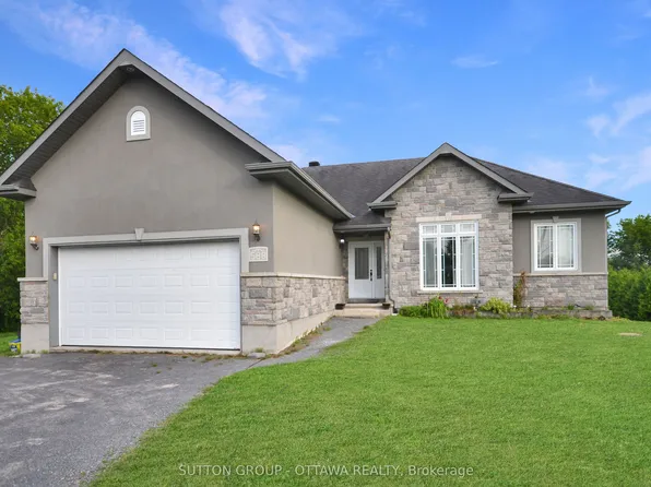 588 Russell Rd, Clarence Rockland, ON K0A 2A0