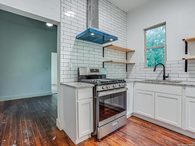 231 Chicago Blvd — Photo 17