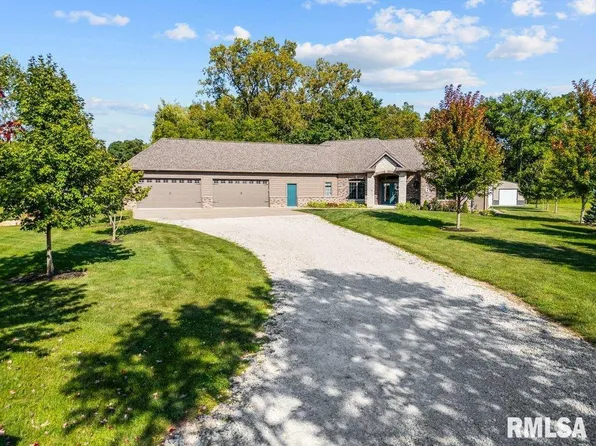 7 Netties Hollow Dr, Port Byron, IL 61275