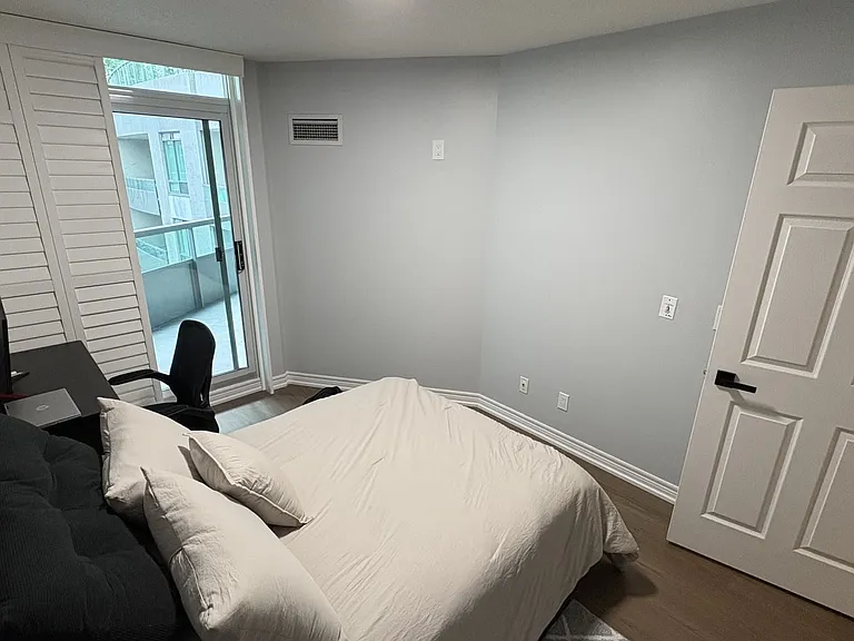 30 Grand Trunk Cres #615 — Photo 18