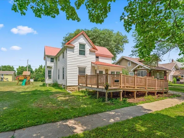 1009 Park Ave, Ackley, IA 50601