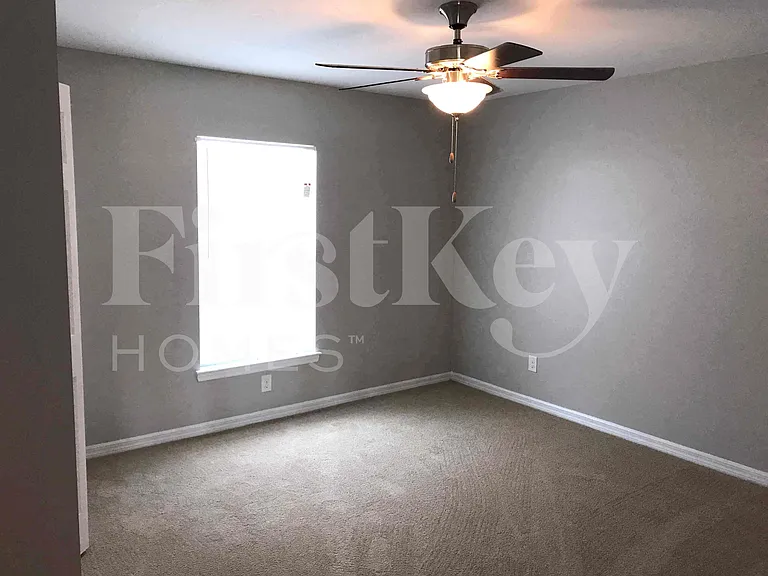 2321 NW 9th Ave — Photo 5