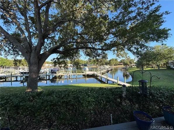 11014 W Cove Harbor Dr, Crystal River, FL 34428