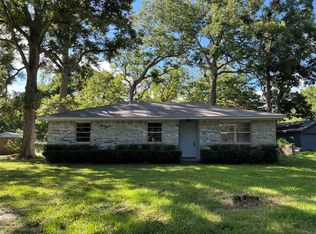 714 Kyle Rd, Clute, TX 77531