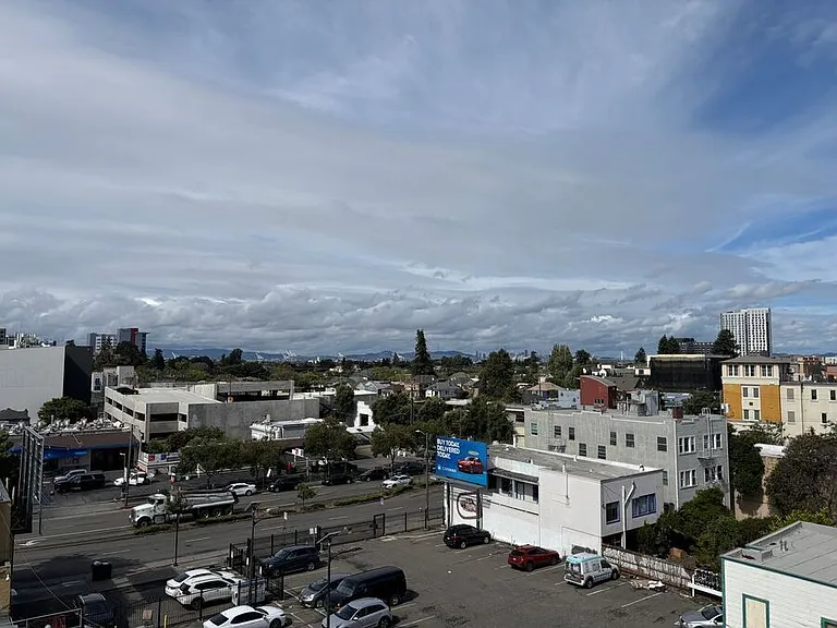 4045 Broadway — Photo 29