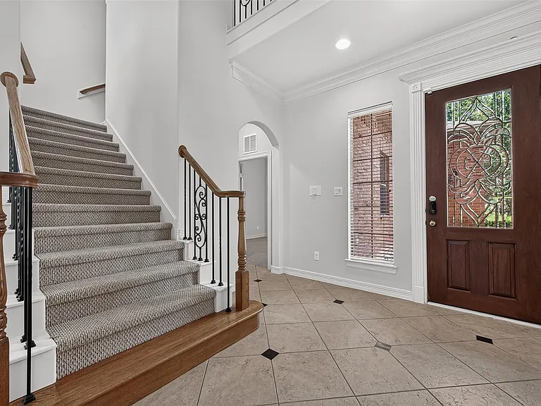 8602 Two Sisters Ct — Photo 5