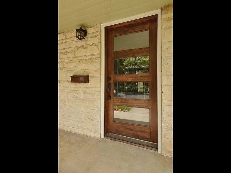 2914 Hampton Rd — Photo 5