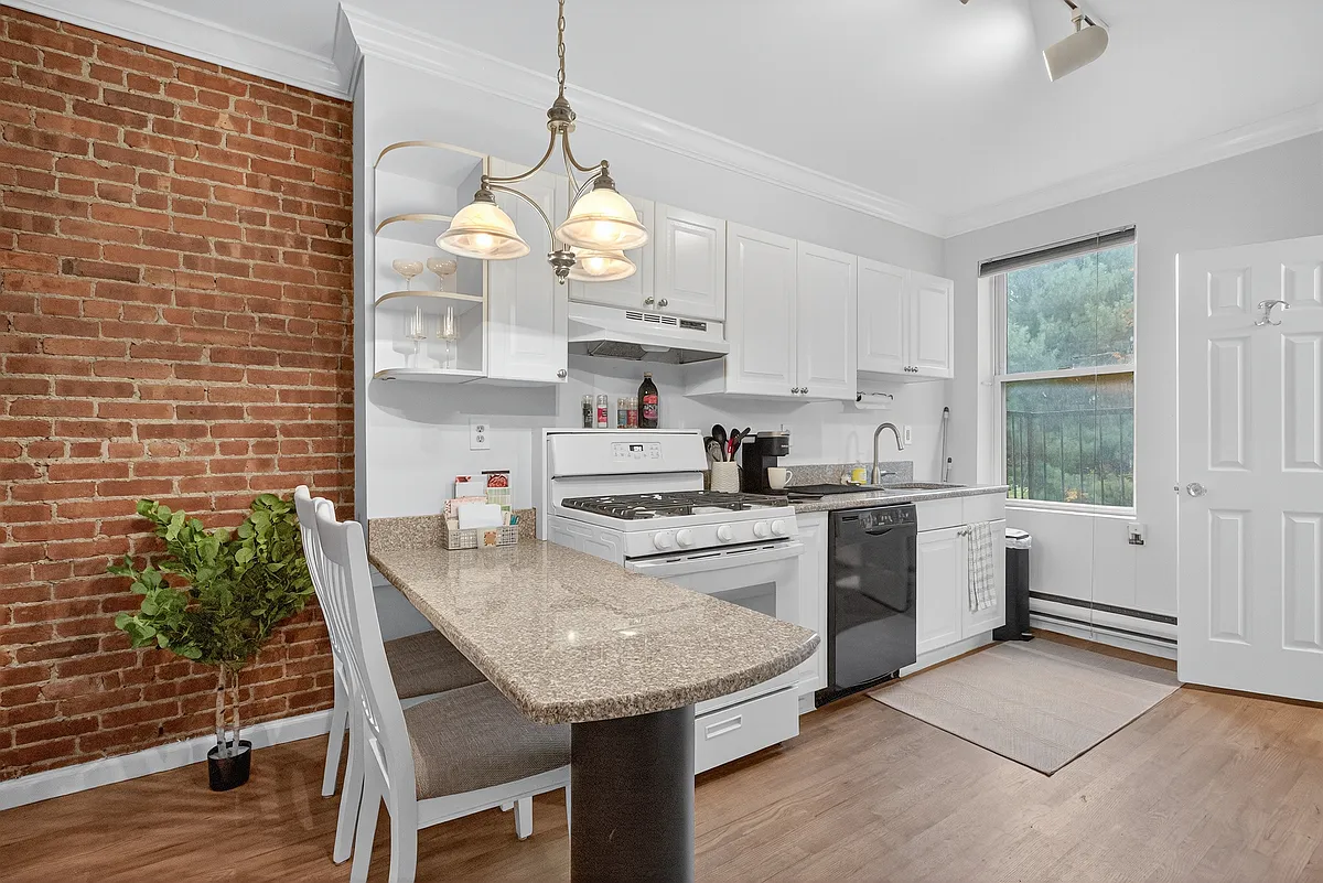 Building Photo - 1013 Park Ave #2L