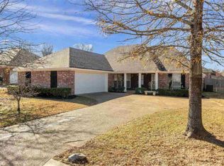 127 Middle Field Dr, Canton, MS 39046