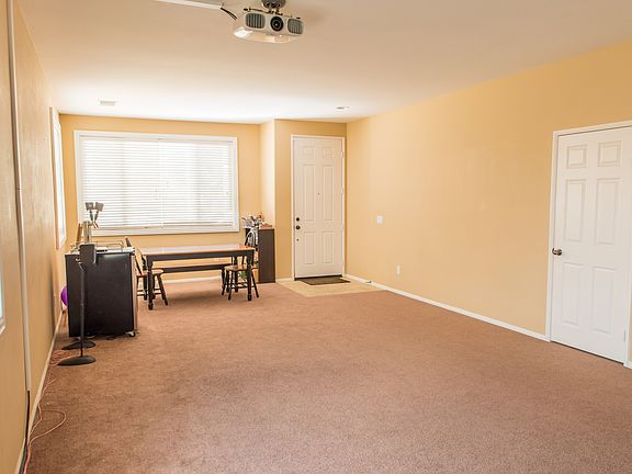 5th image of 43838 Sierra Vista Dr