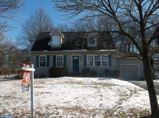 325 Dell Dr, Perkasie, PA 18944