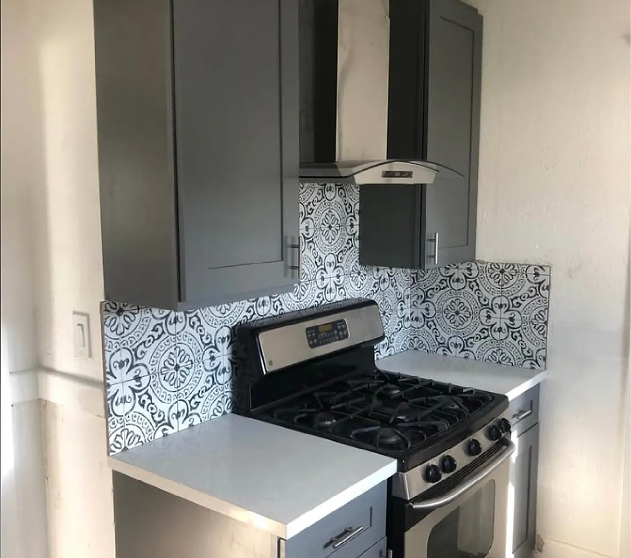 3 bed, 1200 sqft, $3,000 — Photo 2