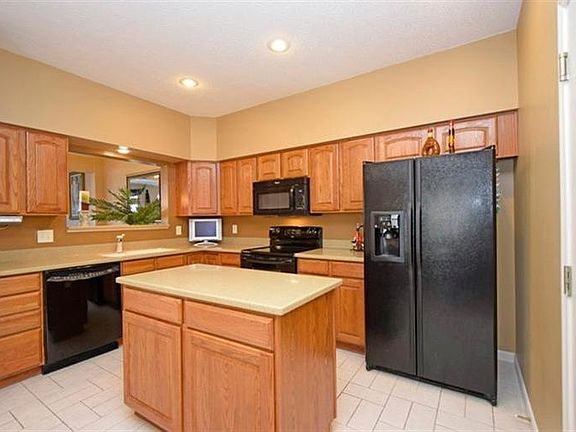 4th image of 4328 Marival Dr