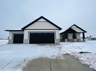 421 Bradly Ct, Green Bay, WI 54311