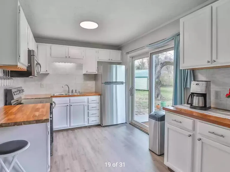 7807 Westacres Dr — Photo 4