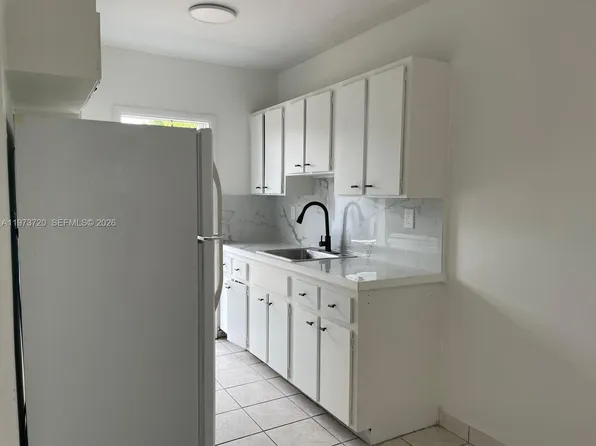 6025 Polk St APT 2, Hollywood, FL 33024