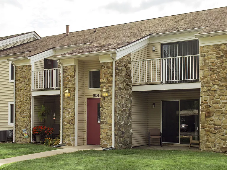 Twyckenham Apartments — Photo 6