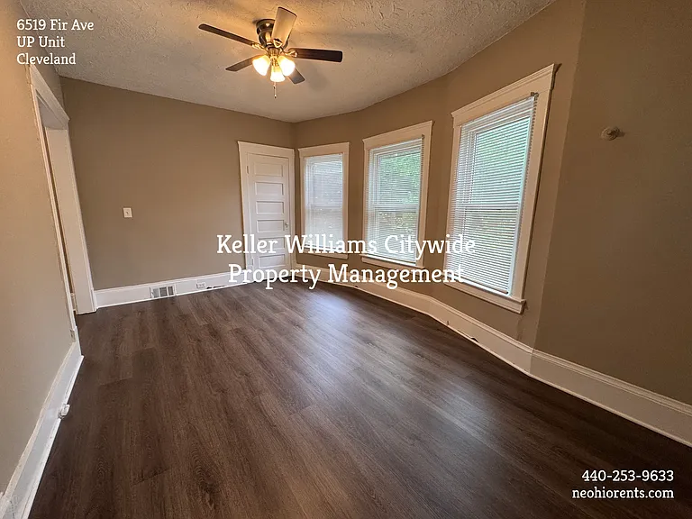 2 bedroom 1 bath up unit in Gordon Square — Photo 10