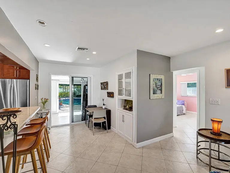 1036 NE 9th Ave — Photo 10