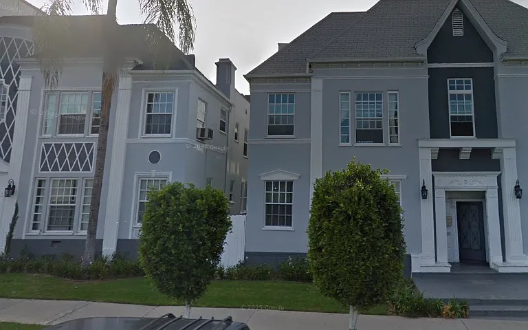 Serrano Apartments — Photo 1