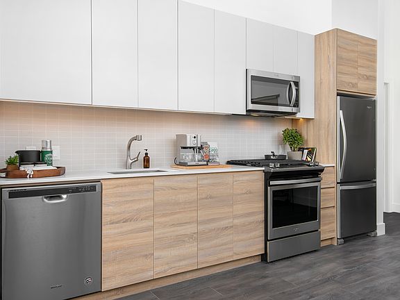 5th image of 4000 W Diversey Ave APT 406