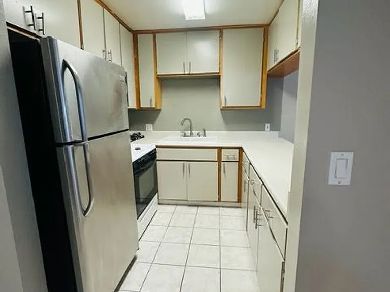 1618 Schrader Blvd — Photo 57