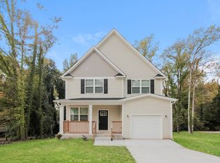 650 Elmwood Pond Ct, Charlotte, NC 28214