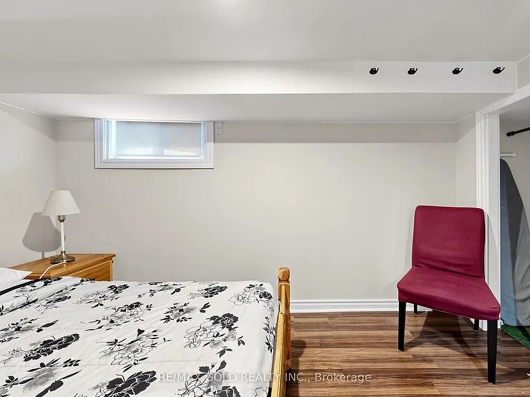 746 King St W — Photo 37