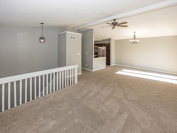 4th image of 8002 Sunfield Ct