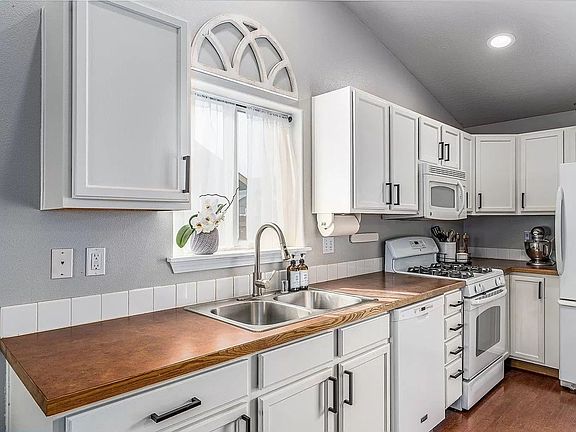 4th image of 12524 W Tower Ave