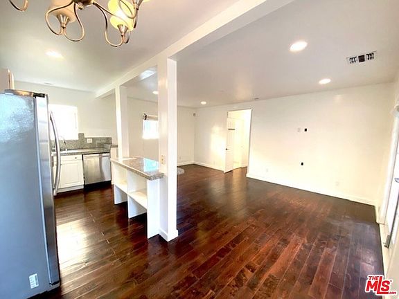 2nd image of 212 S Lasky Dr APT 10