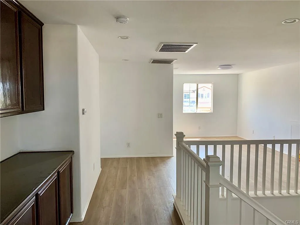 4 bed, 2817 sqft, $3,200 — Photo 2
