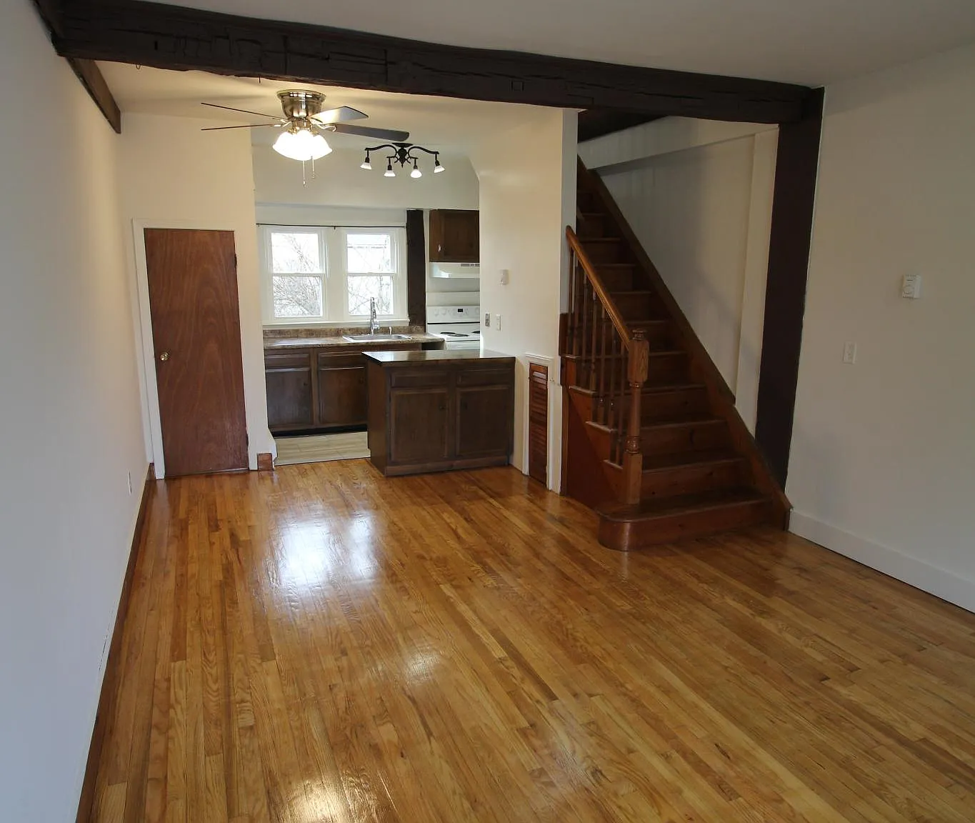 27 B Oakland Ave — Photo 1