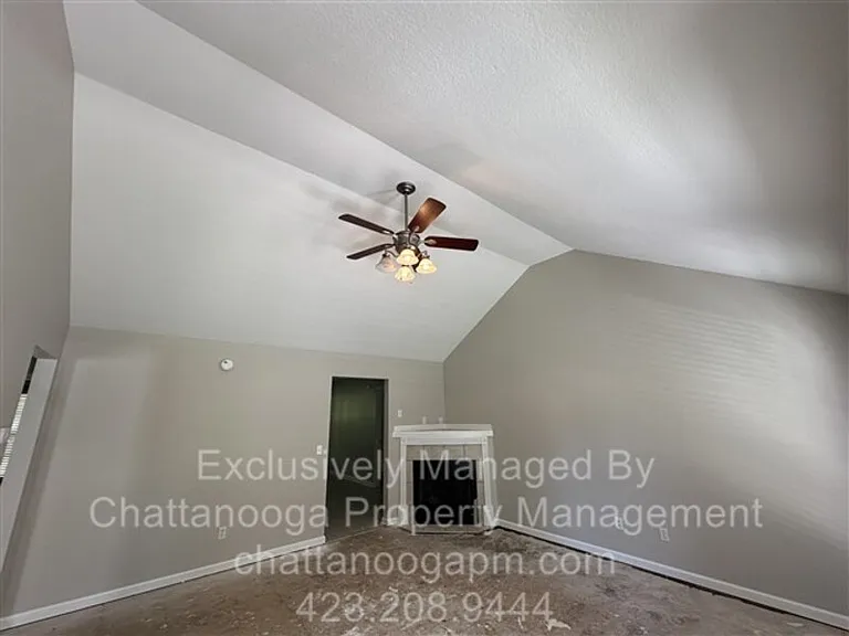 87 Manor Dr — Photo 4