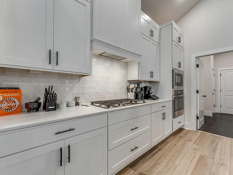 6807 Autumn Ave — Photo 10