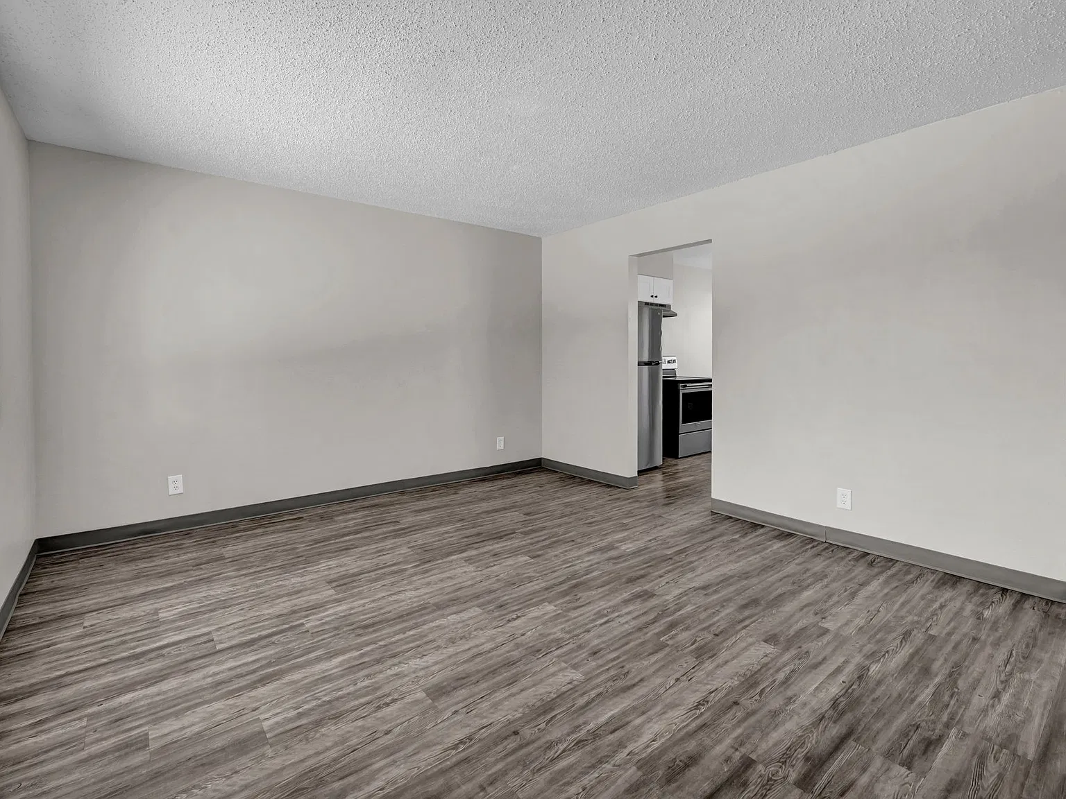 2 bed, 800 sqft, $1,200 — Photo 4