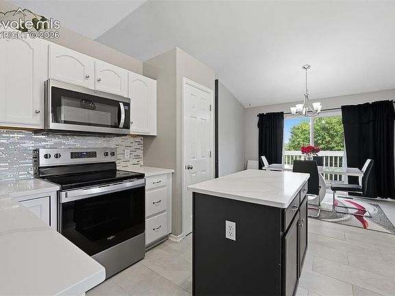 3rd image of 8929 Celebrity Ct