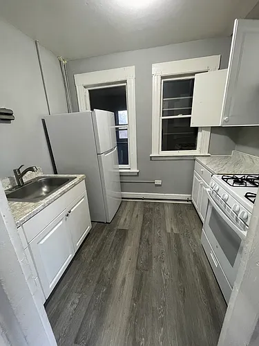 182 Division St #3 Photo 1