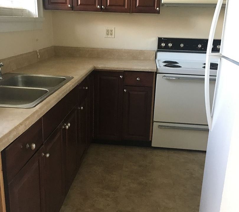 2nd image of 339 Jefferson Ave N APT H