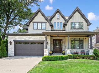 12 Oxford Ave, Clarendon Hills, IL 60514