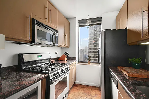 Rented by Corcoran | media 17