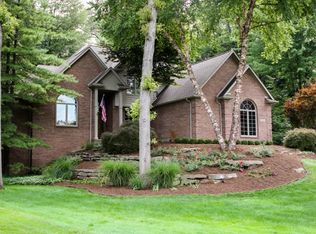 5920 Turnberry Dr, Commerce Township, MI