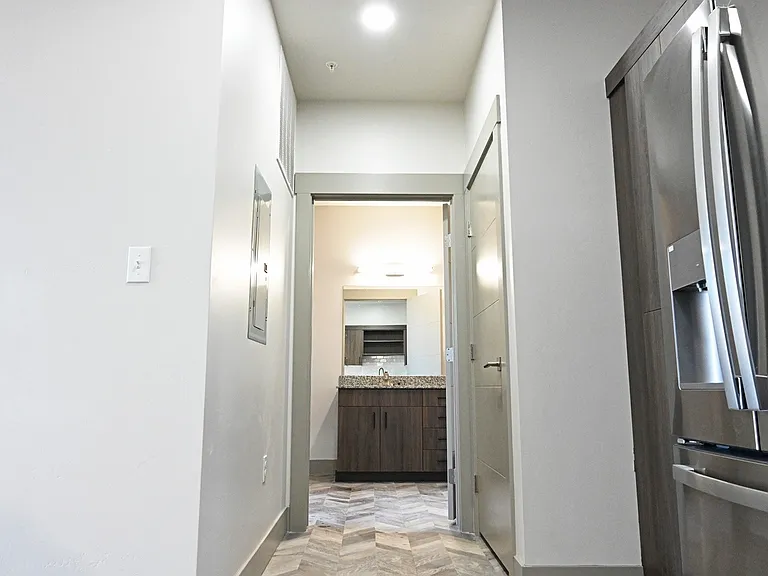 Lofts On Broadway — Photo 24
