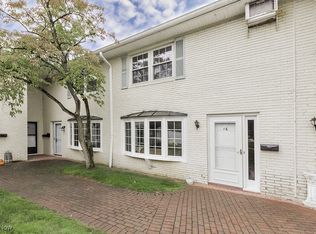 8 Meadowlawn Dr UNIT 16, Mentor, OH 44060