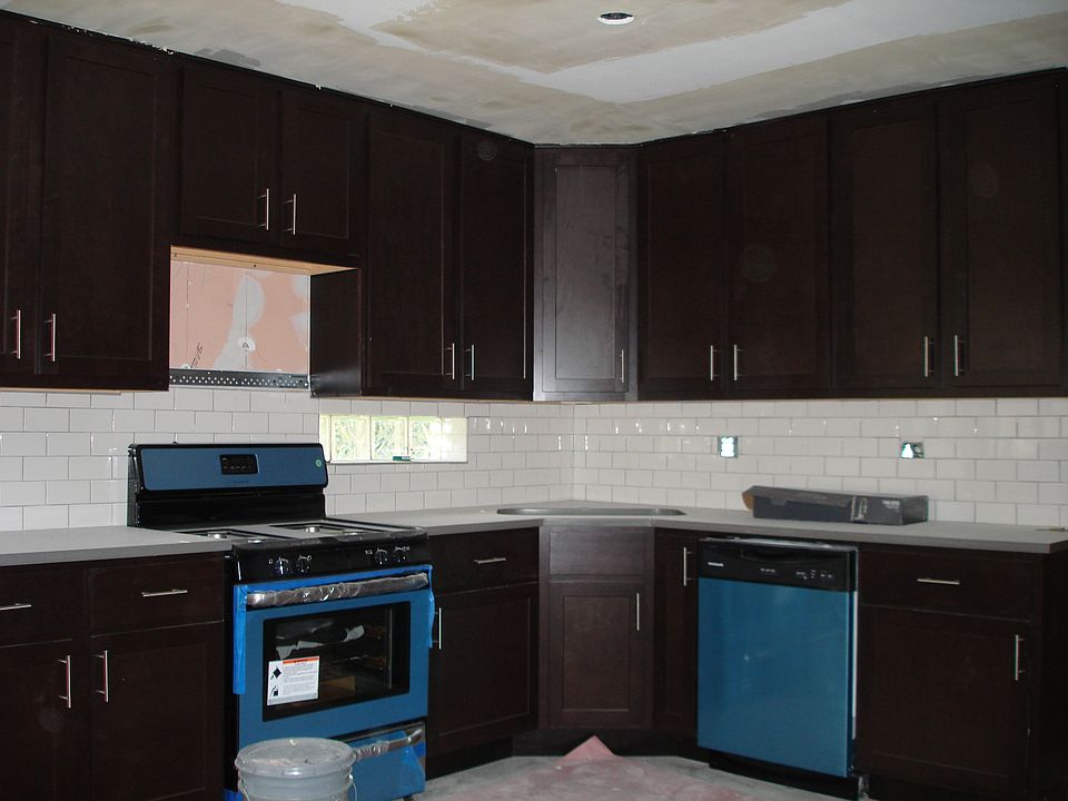 2nd image of 146 N Crest Ave