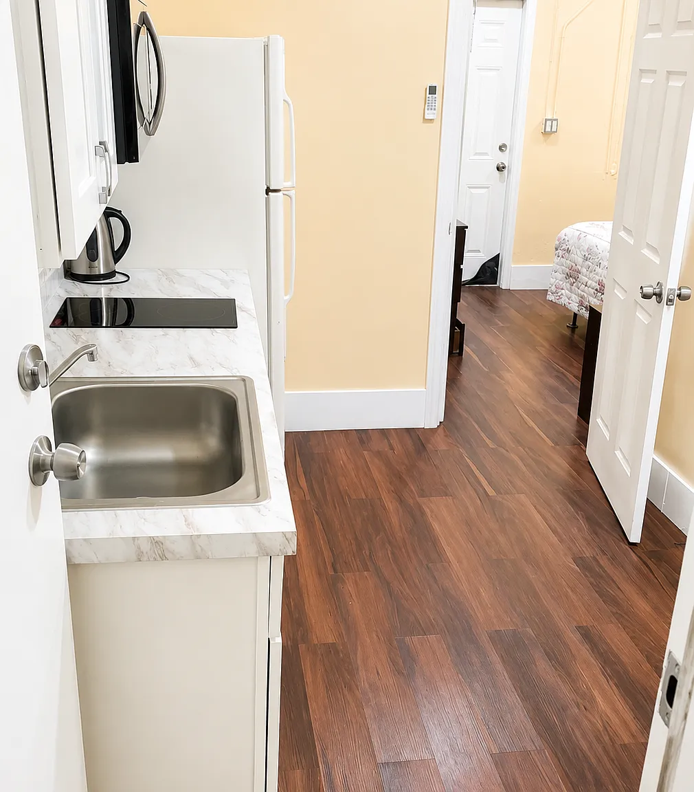 4 bed, 2864 sqft, $1,000 — Photo 2
