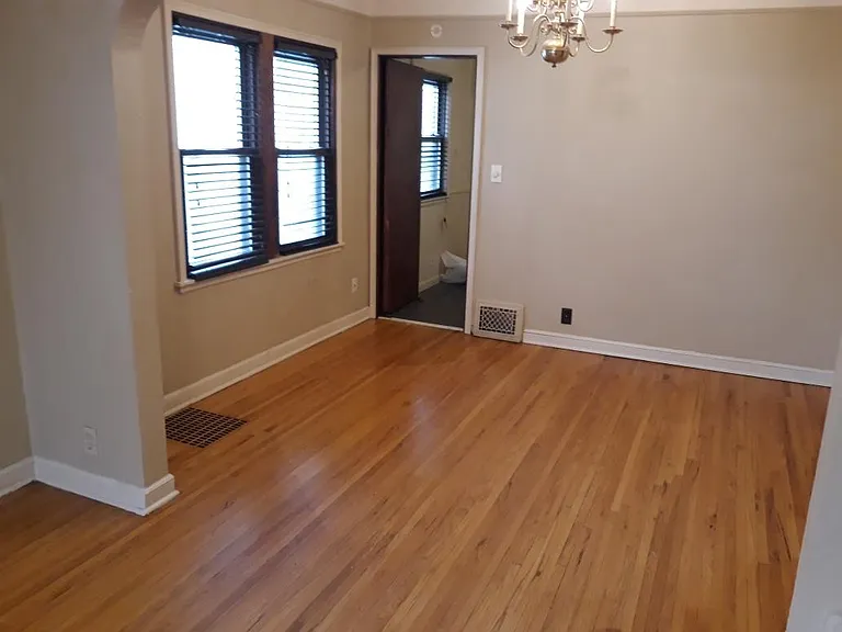 2417 James Ave N #1 — Photo 9