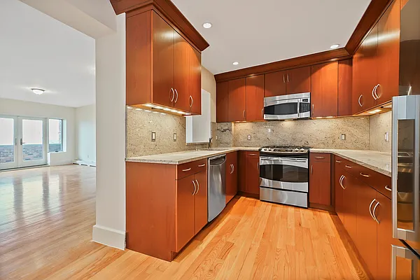 Sold by Daniel Gale Sotheby's International Realty | media 4