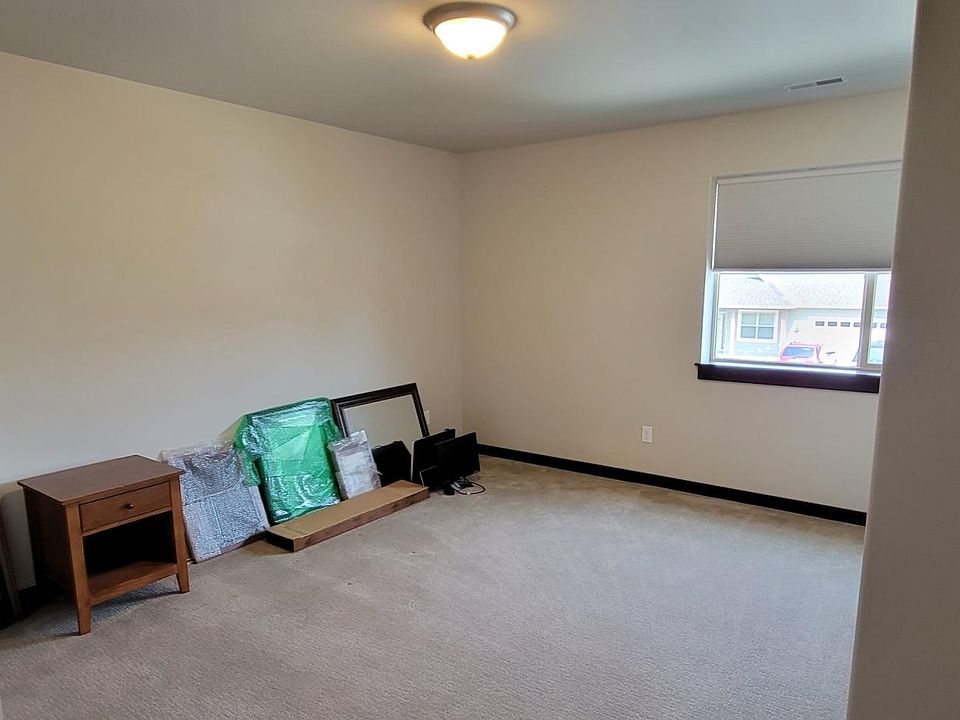 1st image of 4648 Shadowglen Dr APT A