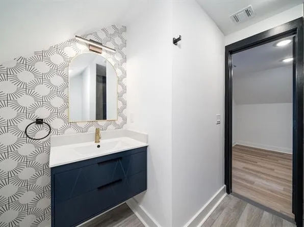 169 Webster Avenue image 1 of 22